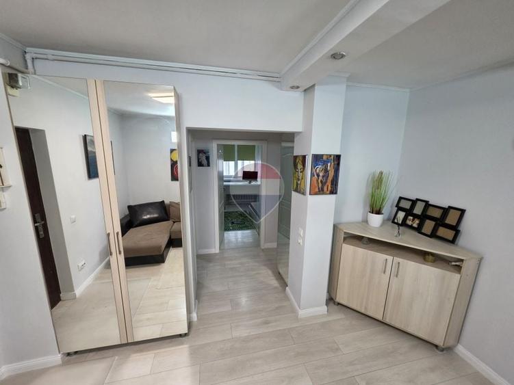 Apartament cu 4 camere decomandat, mobilat în Rahova
