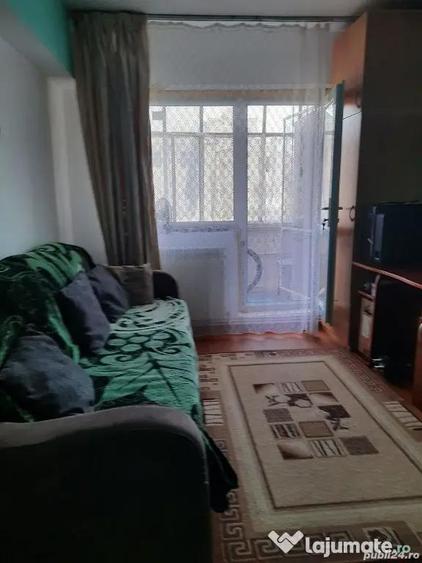 Apartament cu 4 camere decomandat în Micro 17