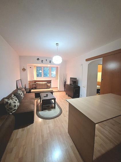 Apartament cu 2 camere decomandat în Vitan