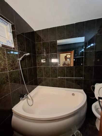 Apartament cu 3 camere decomandat în Berceni