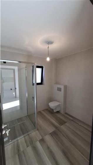 Casă individuală cu 5 camere cu Canalizare în Valea Lupului