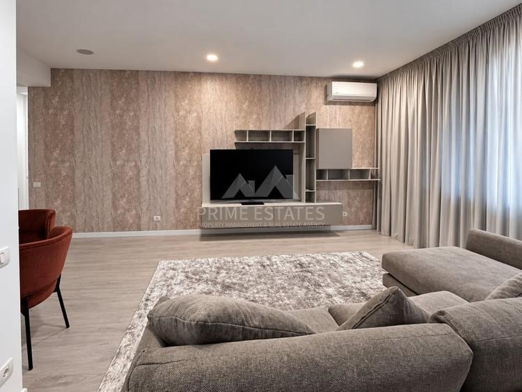 Apartament cu 3 camere semidecomandat, mobilat în Voluntari
