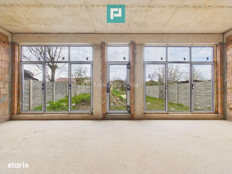 Casa P+M la rosu cu 767 mp teren - Parneava