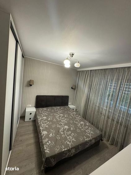 Apartament cu 3 camere semidecomandat în Colentina