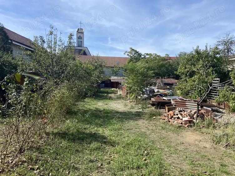 Teren de 900 mp, în Central