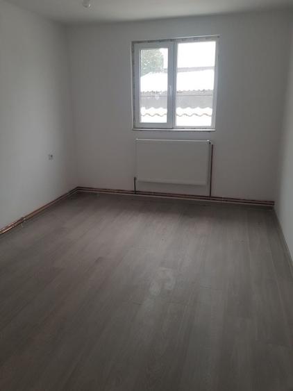 Casă cu 3 camere în Central