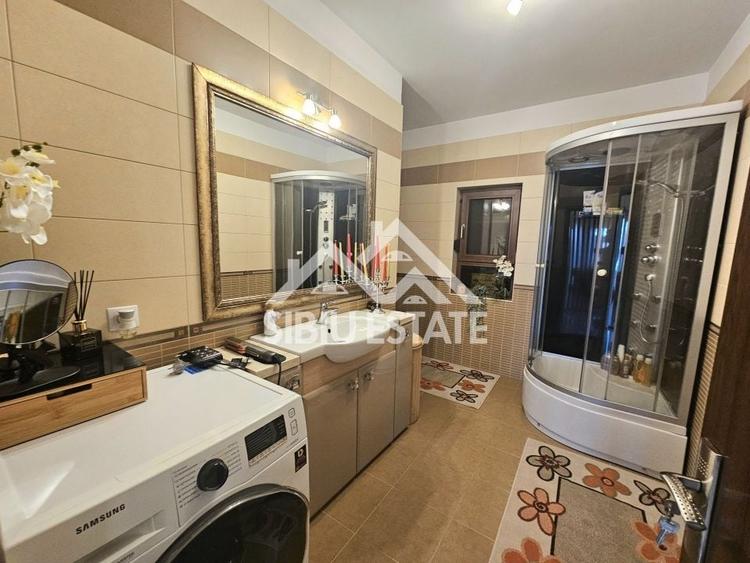 Casă individuală cu 5 camere cu Canalizare în Șura Mare