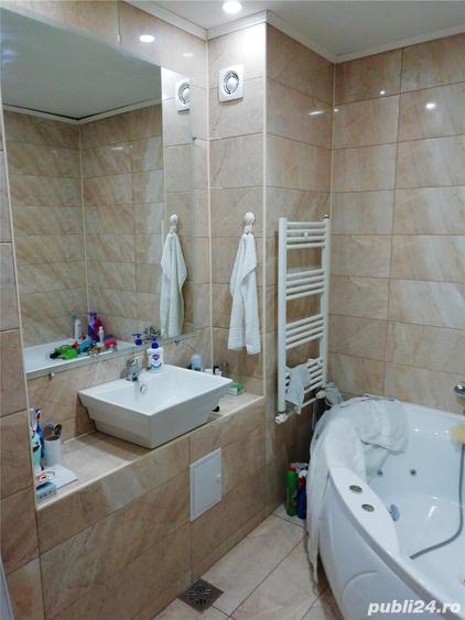 Casă cu 10 camere cu Teren 270 Mp în Ovidiu