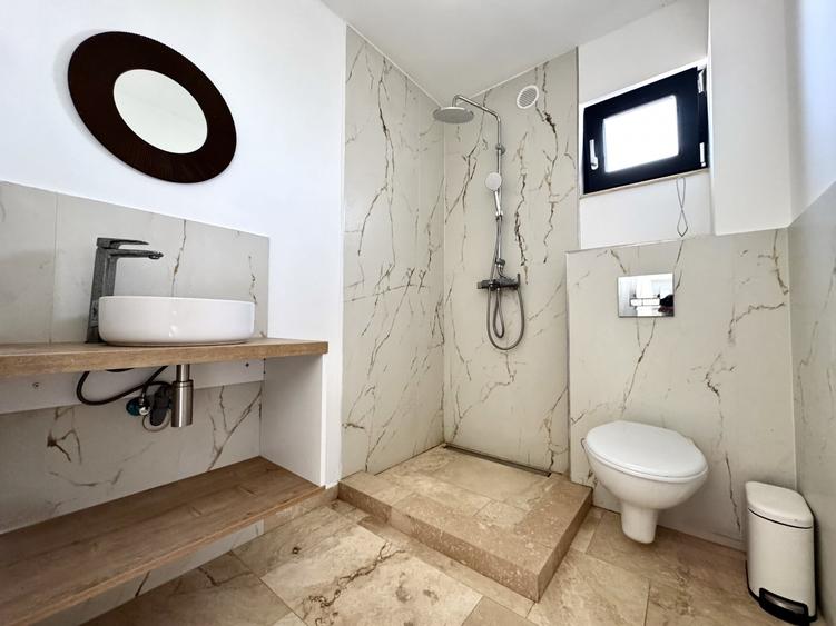 Duplex cu 5 camere cu Canalizare în Clinceni