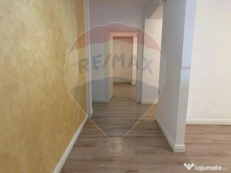 Apartament cu 3 camere decomandat în Aviației