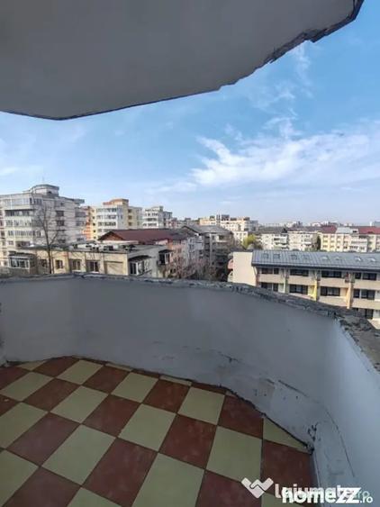 Apartament cu 3 camere semidecomandat în Ultracentral