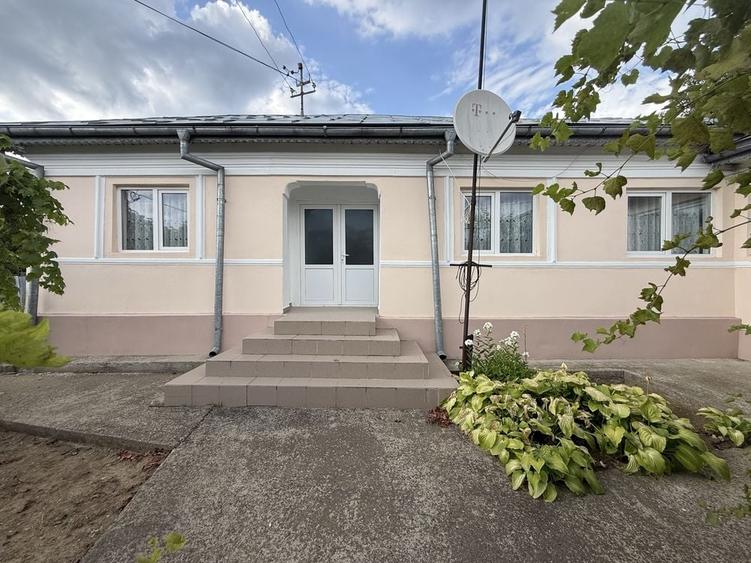 Casă cu 4 camere în Străoane