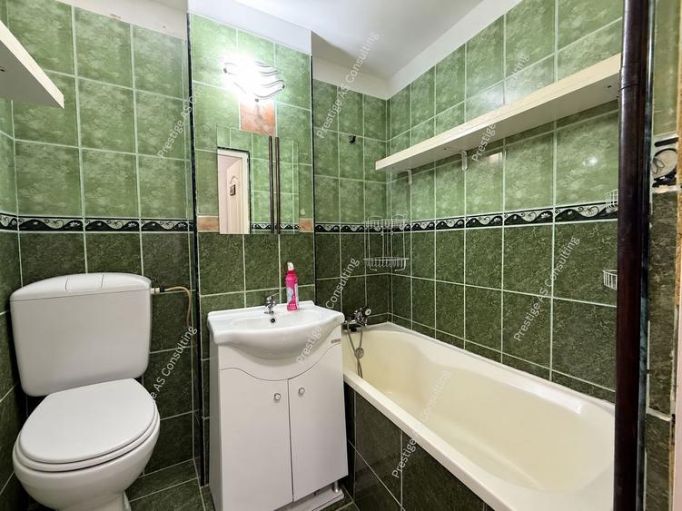 Apartament cu 3 camere semidecomandat în Șagului