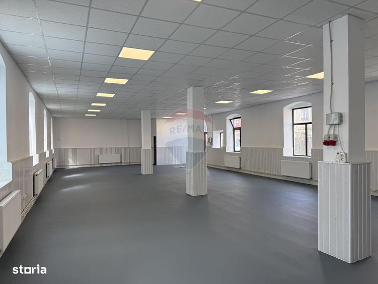 Spațiu comercial, de 200 mp, în Central