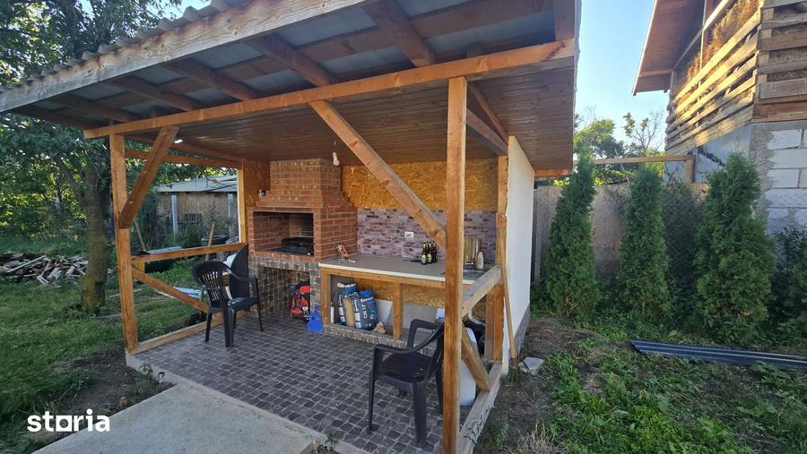 Casă cu 5 camere cu Teren 1270 Mp în Izvoarele