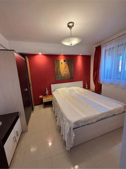 Apartament cu 3 camere semidecomandat în Central