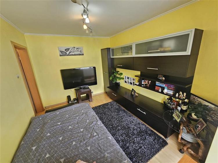 Apartament cu 2 camere decomandat, mobilat în Micro I