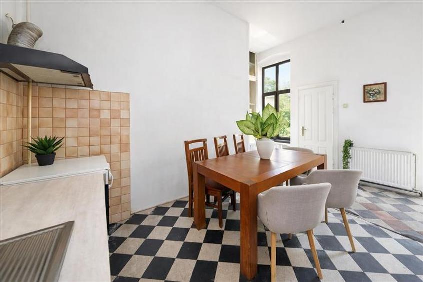 Apartament cu 6 camere semidecomandat în Centrul Istoric