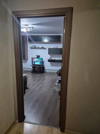 Apartament cu 3 camere decomandat în Steaua