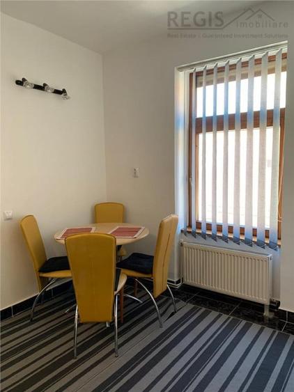 Apartament cu 2 camere semidecomandat în Centrul Istoric