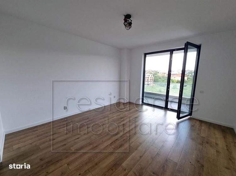 Apartament cu 4 camere semidecomandat, mobilat în Zorilor
