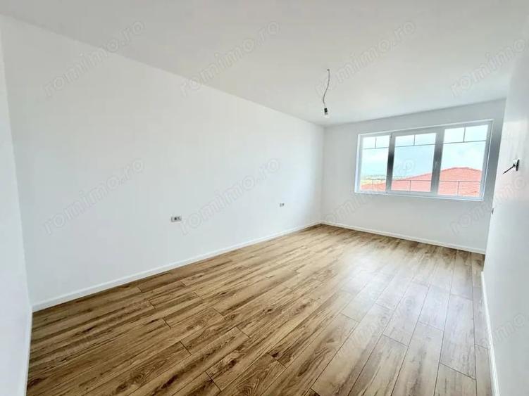 Casă cu 4 camere cu Teren 269 Mp în Remetea Mare