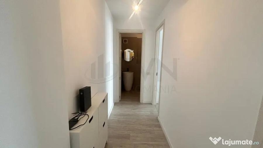 Apartament cu 3 camere semidecomandat în Domenii