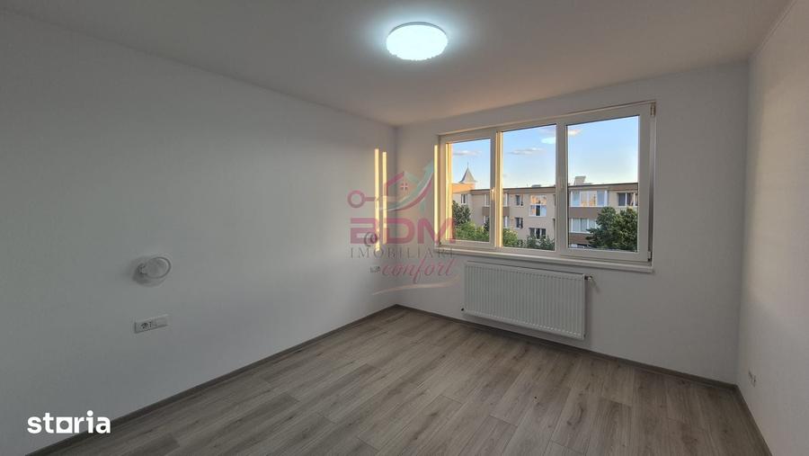 Apartament cu 3 camere semidecomandat în Micro 1