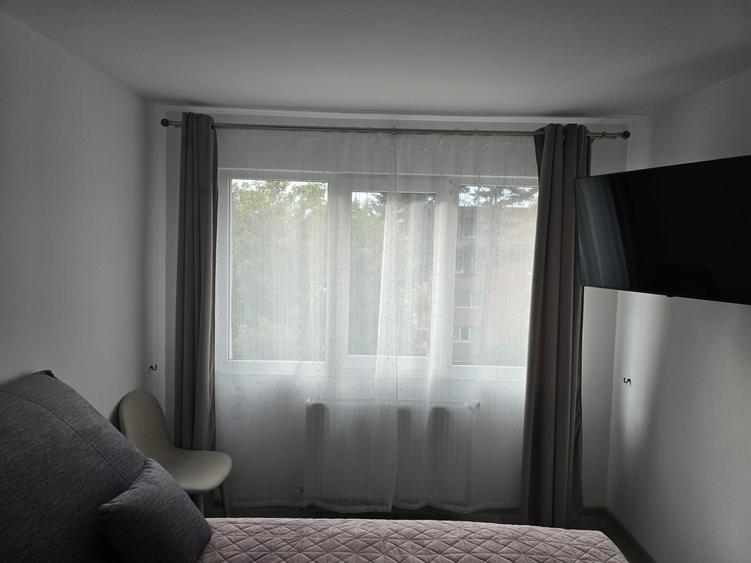 Apartament cu 3 camere semidecomandat în Drumul Carului