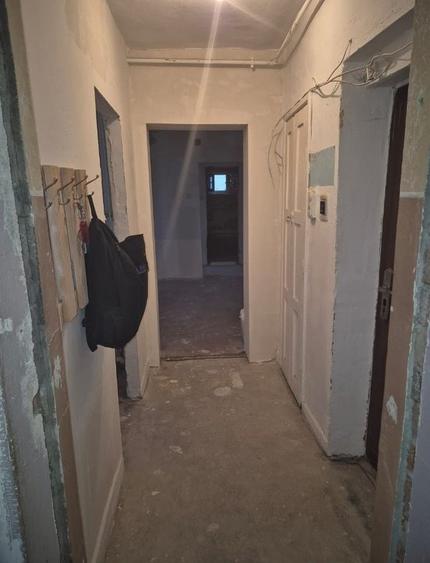 Apartament cu 3 camere semidecomandat în Bogdăneștilor