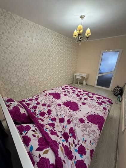 Apartament cu 3 camere decomandat în Micro 20