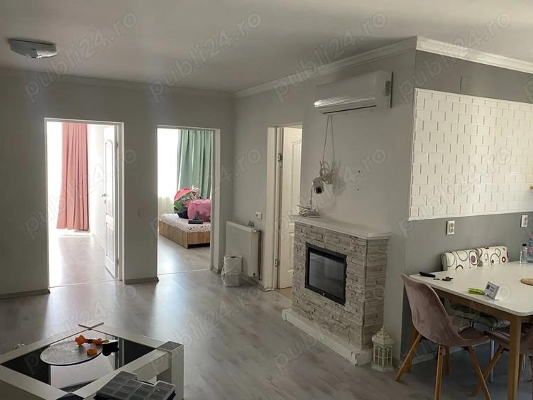 Apartament cu 3 camere semidecomandat în Florești
