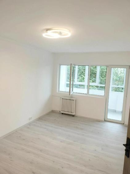 Apartament cu 2 camere decomandat în Vest