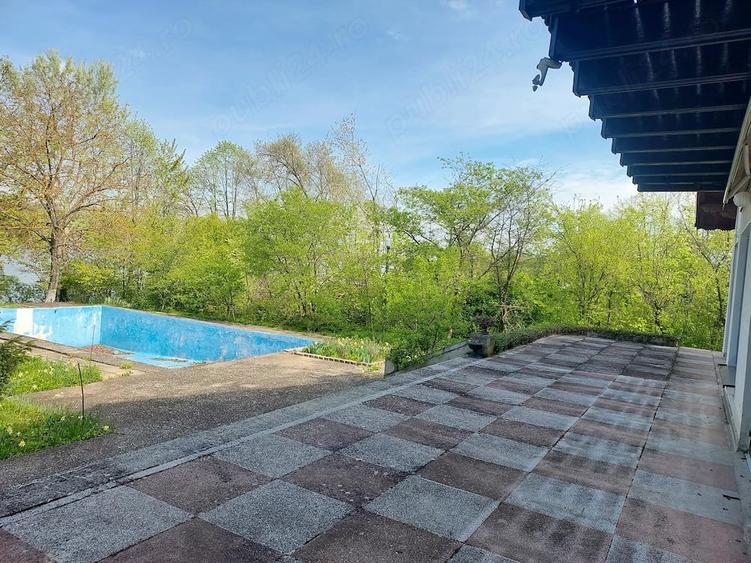 Casă cu Teren 1694 Mp în Snagov