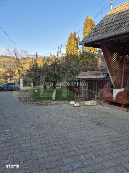 Casa de vanzare - 218 mp utili si 470 mp teren - Bardesti