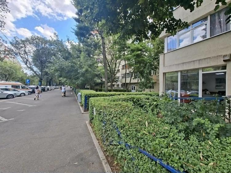 Spațiu comercial, de 64 mp, în Alexandru Obregia