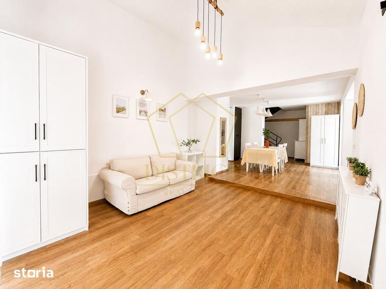 Casă cu 8 camere cu Teren 1360 Mp în Sud