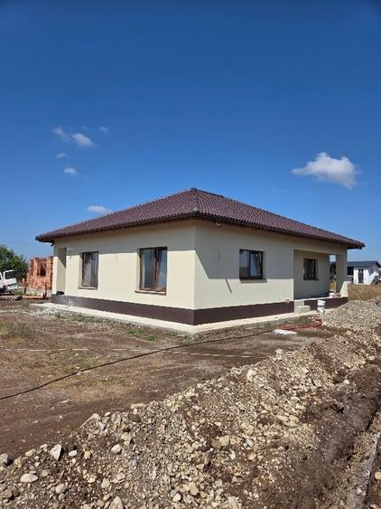 Casă individuală cu 4 camere cu Canalizare în Tărlungeni