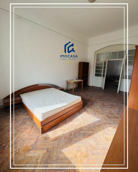 Apartament cu 4 camere semidecomandat, mobilat în Central
