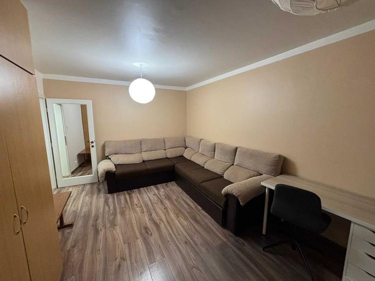 Apartament cu 2 camere decomandat în Lipovei