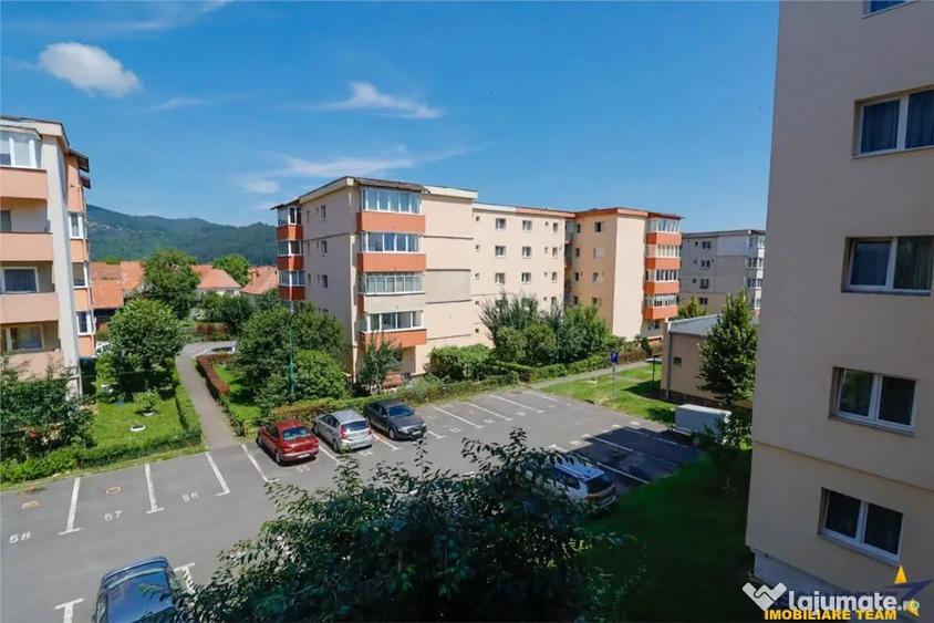 Apartament cu 2 camere decomandat în Zărnești