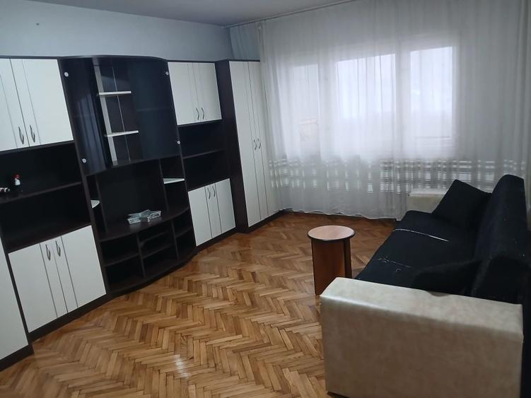 Apartament cu 2 camere decomandat în Zorilor