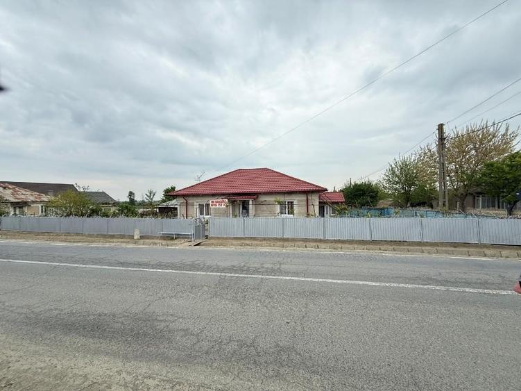 Casă individuală cu 5 camere cu Teren 2582 Mp în Garvăn
