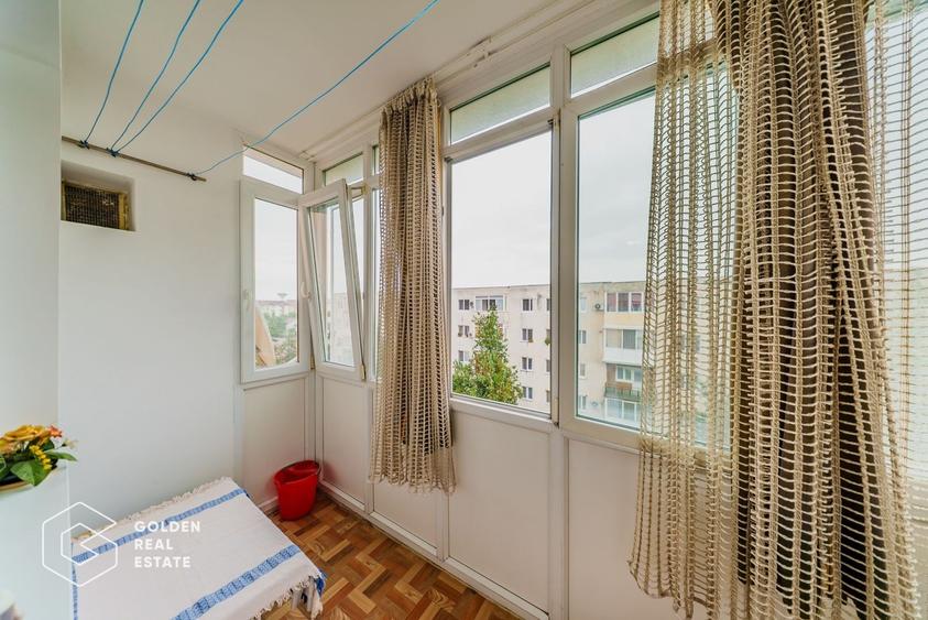 Apartament cu 3 camere semidecomandat în Aurel Vlaicu