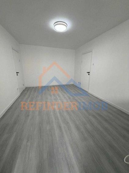 Apartament cu 3 camere semidecomandat în Berceni — fotografia 1