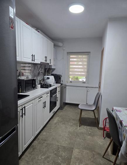 Apartament cu 3 camere decomandat în Câmpului