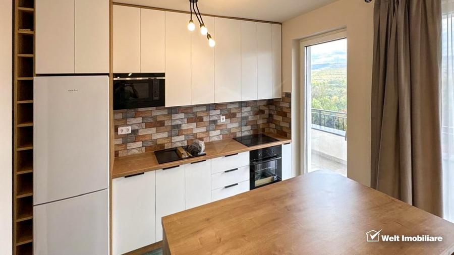 Apartament cu 3 camere semidecomandat, mobilat în Între Lacuri