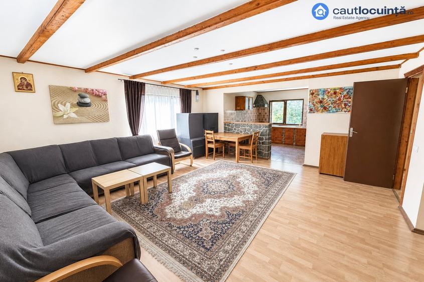 Casă cu 5 camere cu Teren 300 Mp în Trăisteni