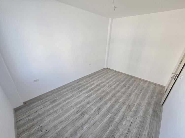 Apartament cu 2 camere decomandat în Girocului