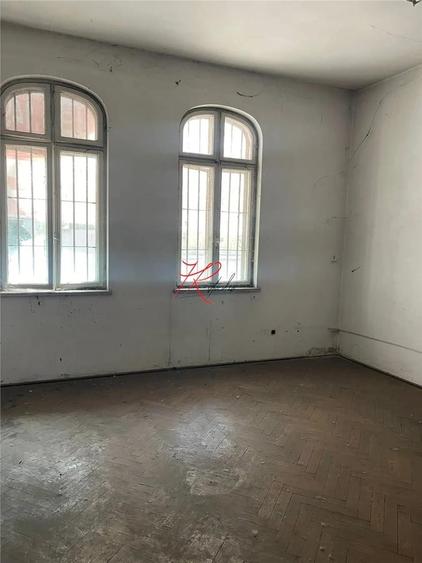 Casă cu 20 camere cu Teren 521 Mp în Cișmigiu